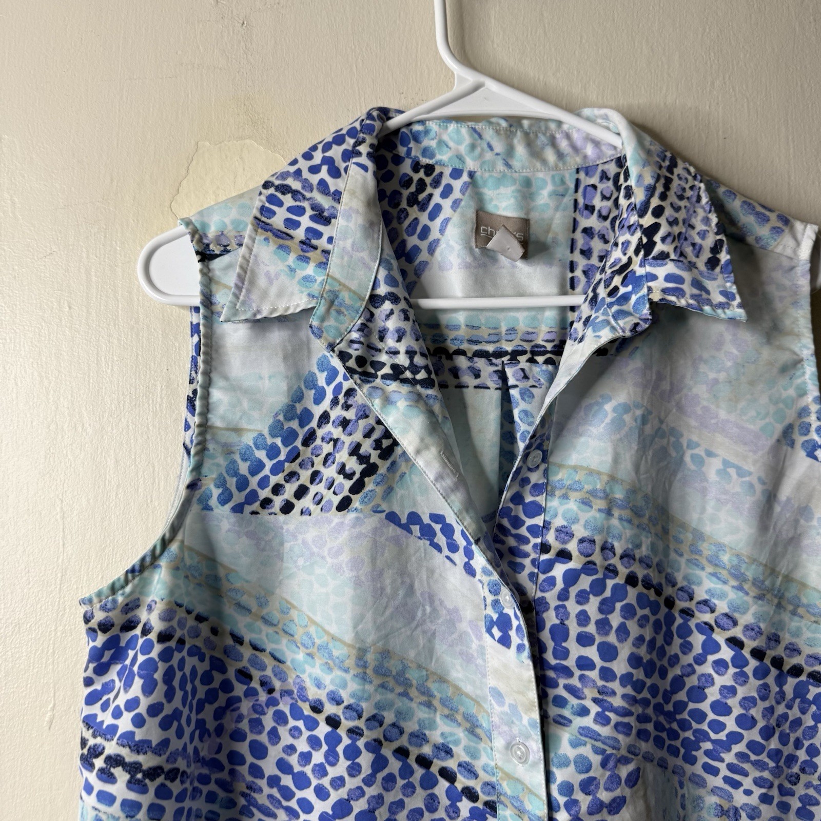 Chicos Blue Patterned Button Front Sleeveless Col… - image 2