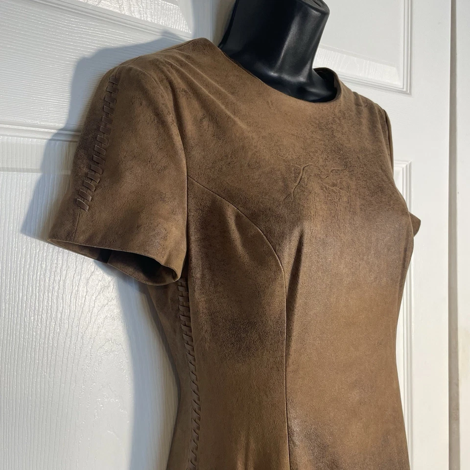 Vestido Guess Mujer Pequeño Marrón Eco Sveva Imitación Cuero Cordones Mangas Cortas Forrado Foto 2 de 4