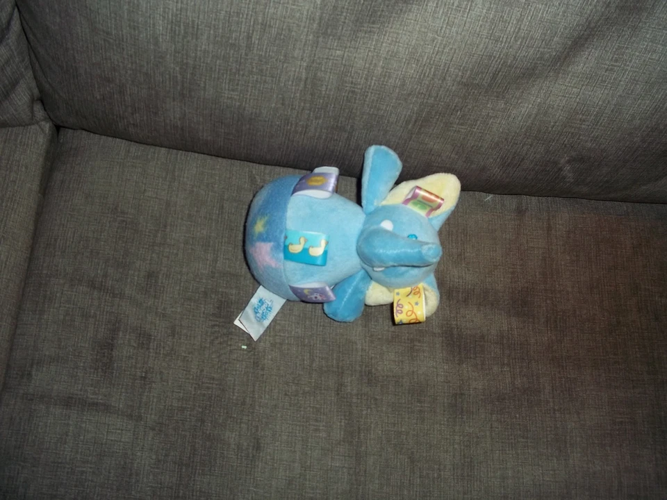 MUÑECA DE PELUCHE FIGURA TAGGIES COLECCIONABLE BEBÉ DESARROLLO ELEFANTE SONAJERO Foto 4 de 4