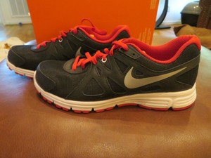 red nike revolution 2