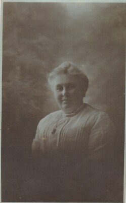 UNBEKANNTE FRAU - Vintage Postkarte