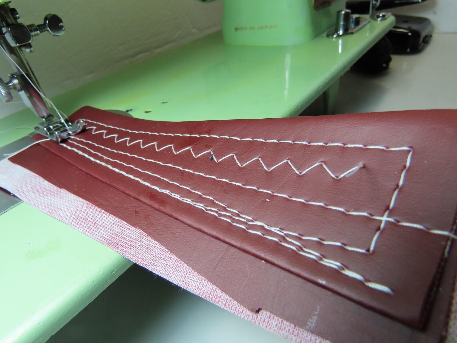 INDUSTRIAL STRENGTH ZIGZAG HEAVY DUTY SEWING MACHINE LEATHER