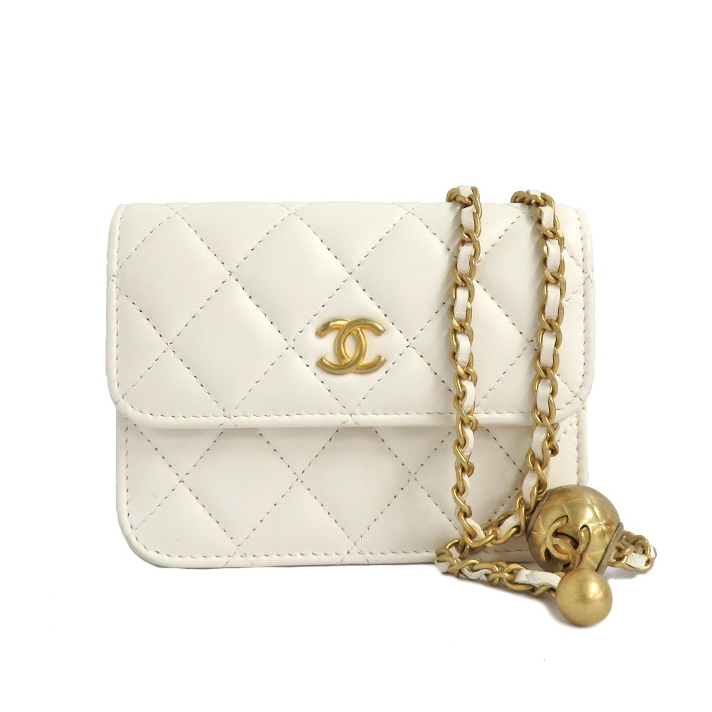 CHANEL White Gold Matelass Chain Shoulder Pouch Pochette Model 31