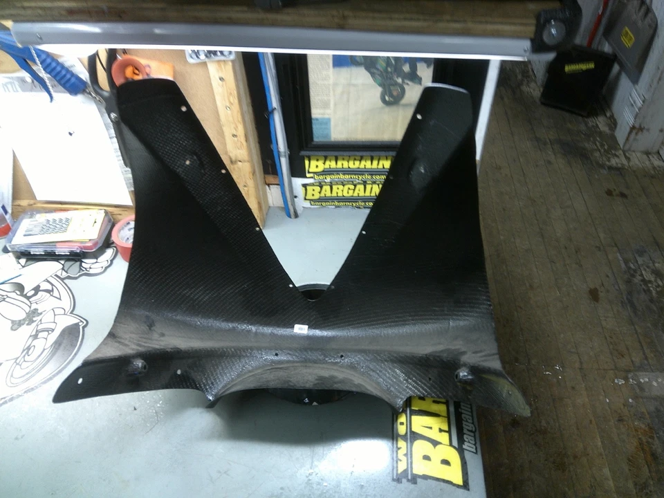 FIBRA DE CARBONO REAL 2008 200 08 09 BUELL 1125 R 1125R CUBIERTA DE CARENADO SUPERIOR DELANTERO Foto 3 de 4