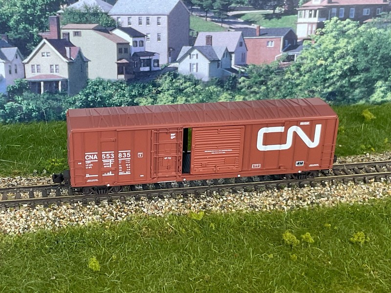 Micro Trains 02600032 Canadian National (CNA) 50' Rib Side Box Car N Scale