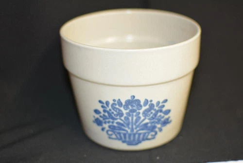 Pfaltzgraff Yorktowne flower pot planter made in USA FTD 1982