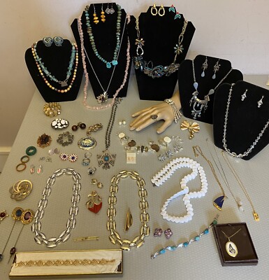Big Vintage Costume Jewelry Lot 57P Designer Fashion Wearable