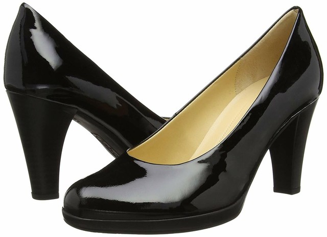 black court pumps