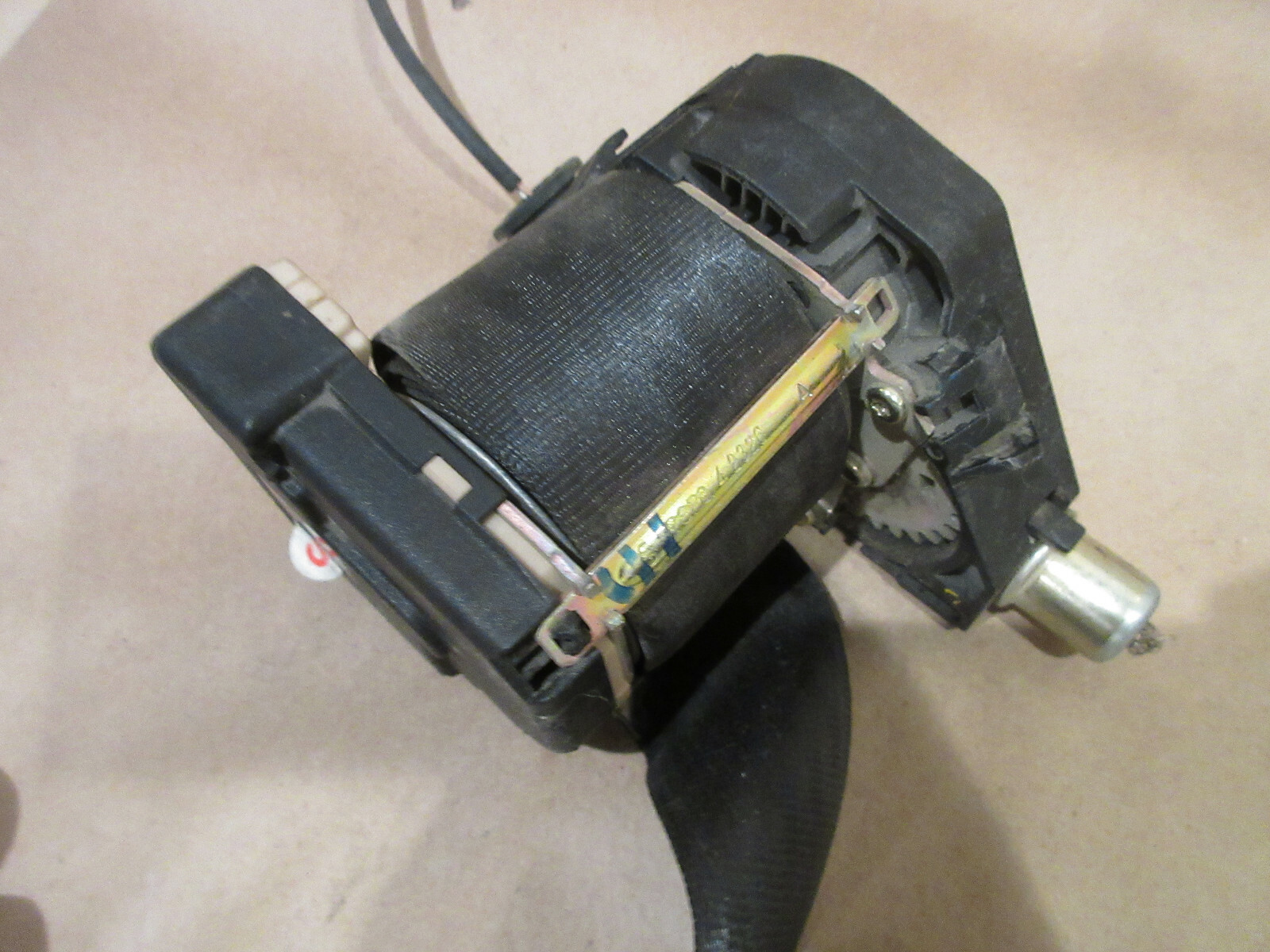 Maserati 4200 - LH Front Seat Belt Roller  P/N 67190800