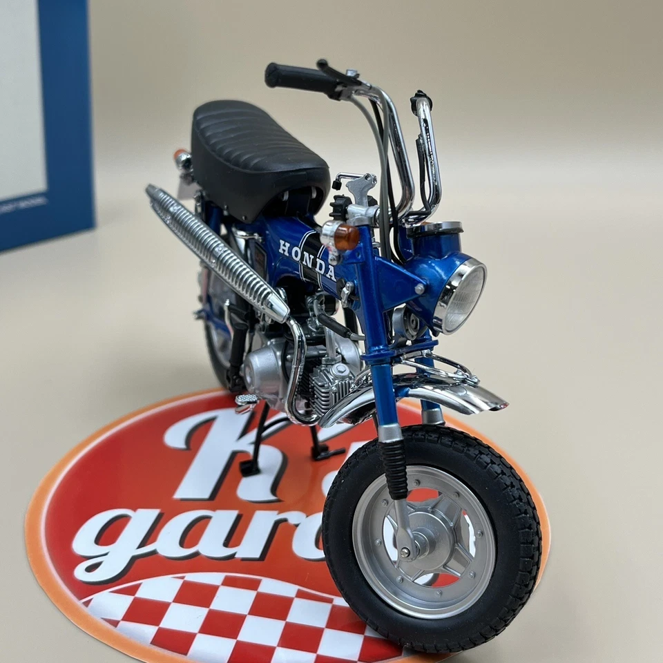EBBRO 1/10 Honda Dax ST50 metallic blue 1969 Japan Diecast Model 10005 - Image 3 of 4