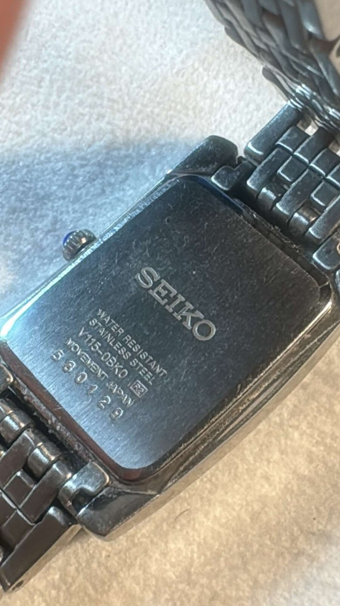 SEIKO tank V115 レクタンギュラー ソーラー 稼働品 Rare[MINT] SEIKO V115-0DA0 Solar Tank Nano Universe Limited Navy