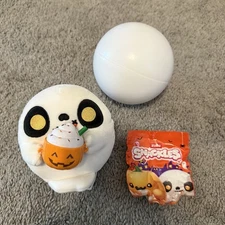 ZURU SNACKLES HALLOWEEN 5" Raven The Ghost With Pumpkin Cappuccino Spooky 2025