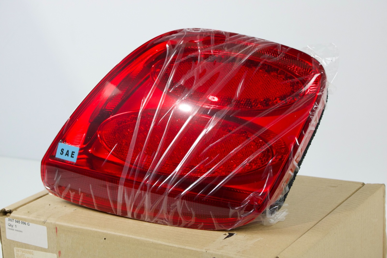 04-10 Bentley Continental GTC Right Passenger Side Taillight 3W7945096G OEM