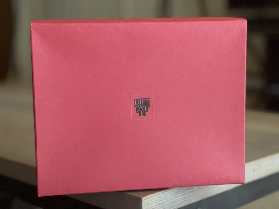 Vela perfumada Diptyque Shanghai City 190 g en caja roja coleccionable nueva sin sellar Foto 3 de 4