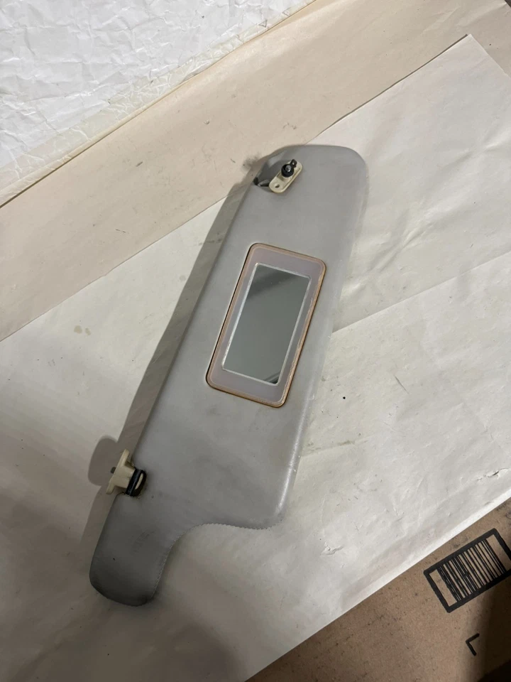 **Parasol BMW E23 733i 735i 745i L7 cuero raro pasajero (R) Foto 2 de 4