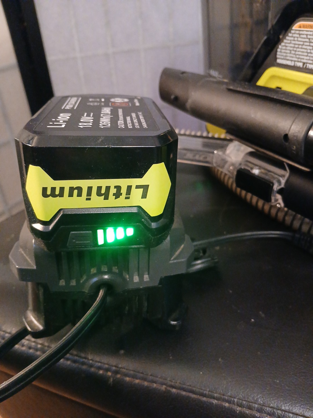 RYOBI ONE+ HP PBLHV704K 18V Brushless Mid-Size Spot Cleaner Kit