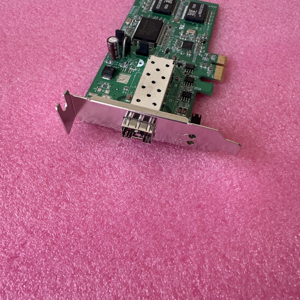 StarTech PEX10000SFP2 PCIe Gigabit Ethernet Fiber Network Card - Image 2 of 4