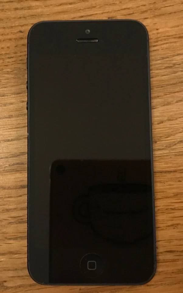iPhone 5 16GB Black Unlocked in original box Model 1429 - Image 2 of 4