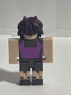 Roblox Girl Guest Pink Hair Series 1 Mini Figure