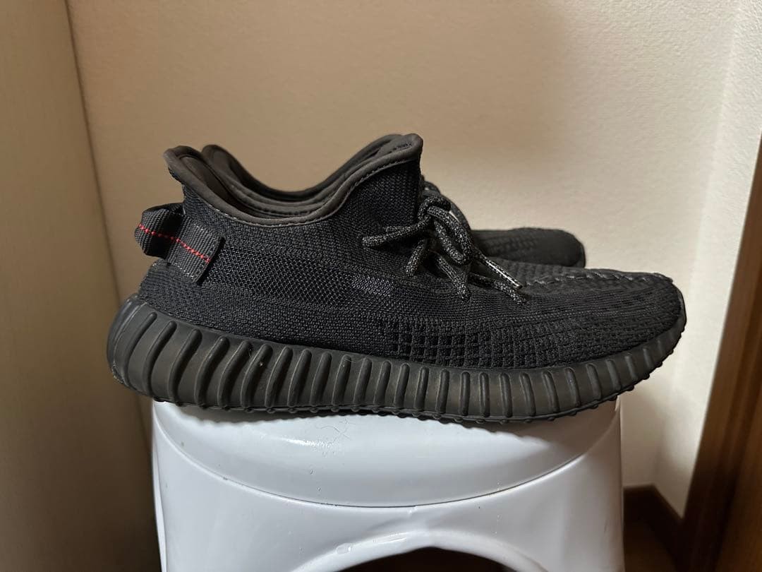 Yeezy Boost 350v2 Black 28.5 Unisex Sneakers thumbnail 2