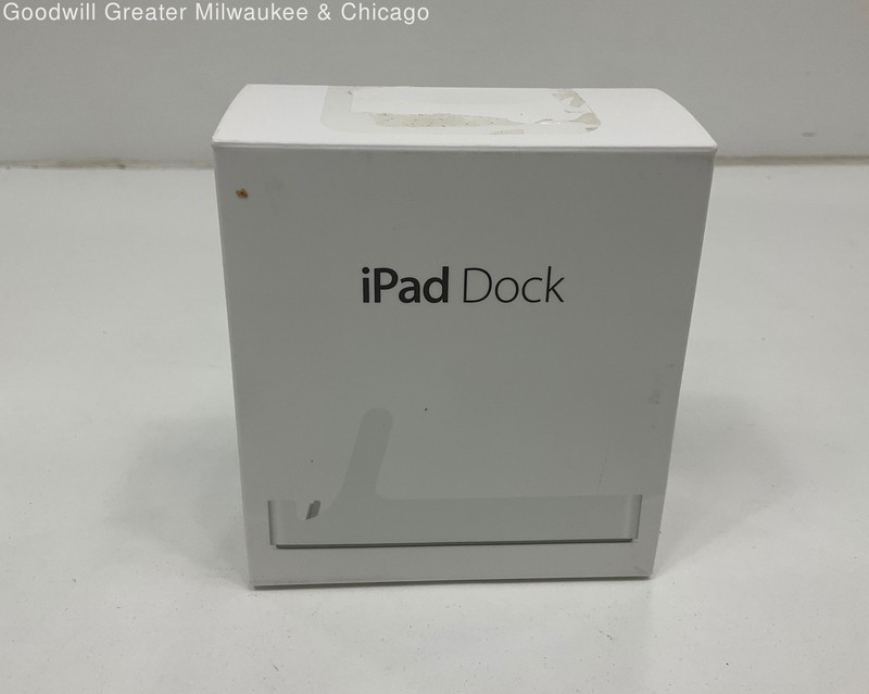 Apple iPad Dock for iPad's 2 and 3 A1381 New In Box