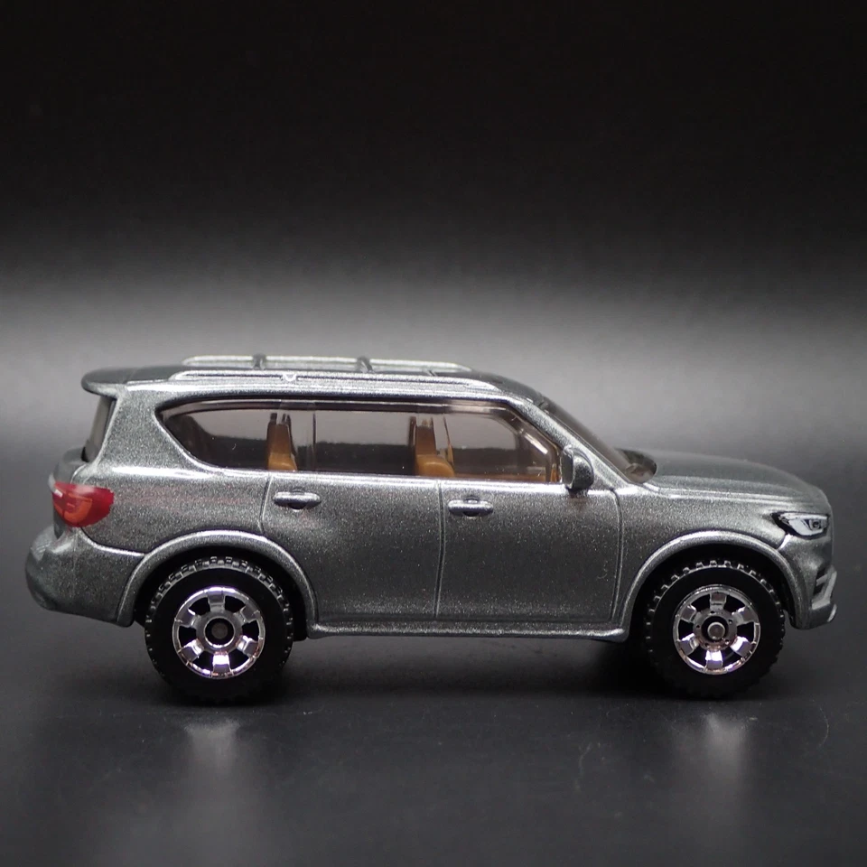 2018-2023 INFINITI QX80 SUV 1:64 Scala da Collezione Diorama Modellino Auto - Immagine 3 di 4