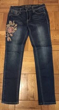 Grace In LA NWT Floral Embroidered Women's Easy Fit Denim Blue Jeans Size 29
