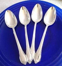 1847 Rogers Bros Remembrance Silverplate Flatware Set in Original Chest — listing 4