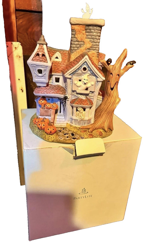 PartyLite Halloween Ghostly Tealight House P7862 With Rotating Spinning Ghost