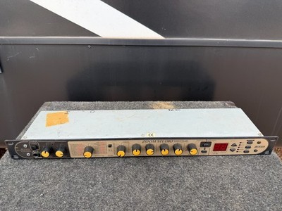 Zoom Studio 1204 Digital Reverb and Multi-Effect Signal Processor
