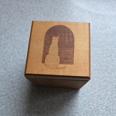 Wooden Cat Trinket Ring Box Stamp Holder Rotating Lid Vintage