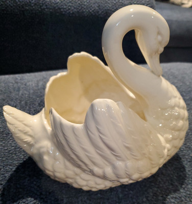 Large Vintage ceramic swan planter MADE IN CZECH Blue Stamp Excellent Condition
