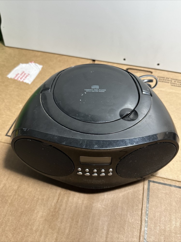 Insignia NS-B4111 CD/CD-RW Playback/Radio/CD-R Playback Boombox