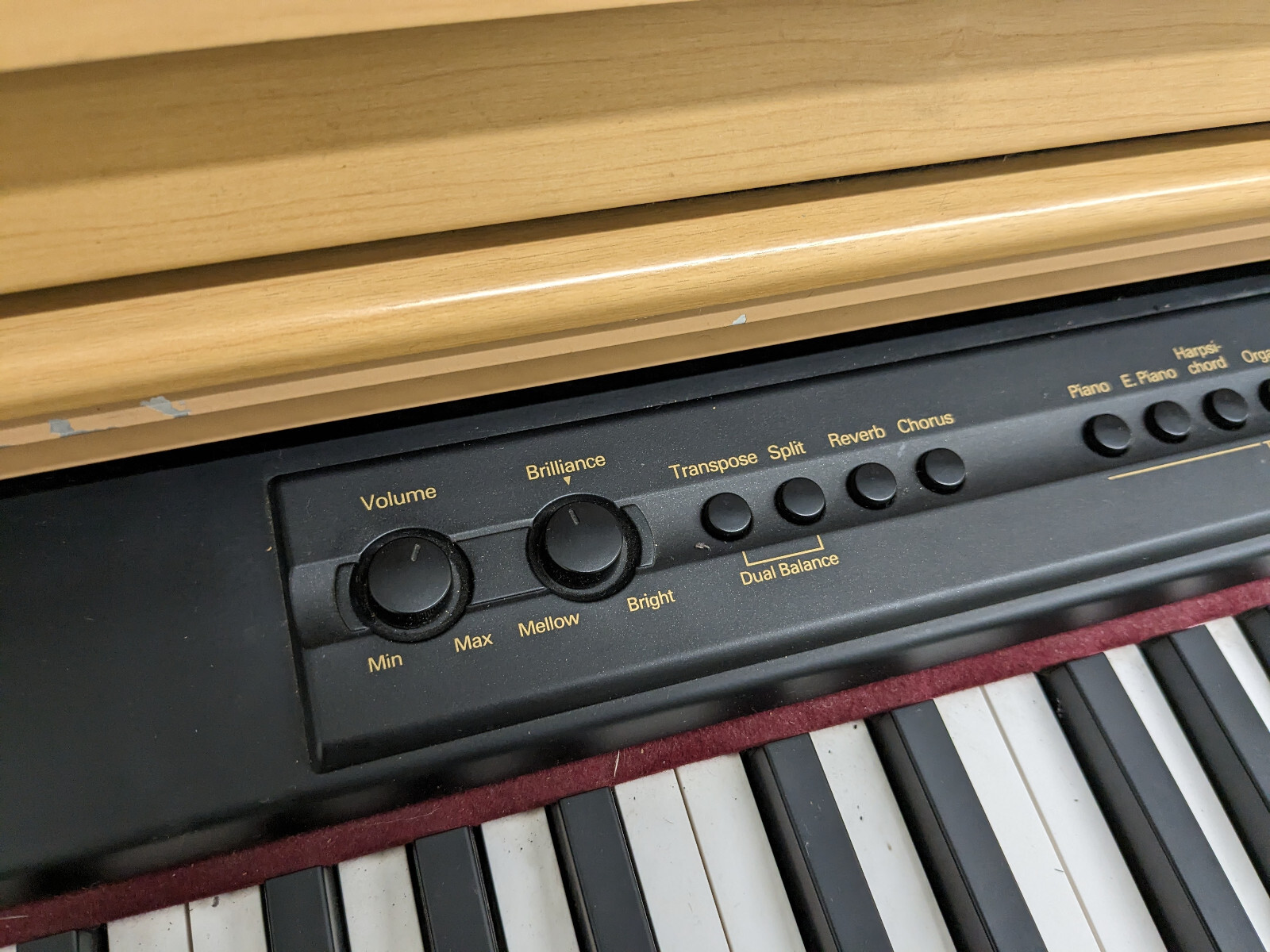 Roland HP3E Digital Piano and stool in light oak finish Stock nr 23375 eBay