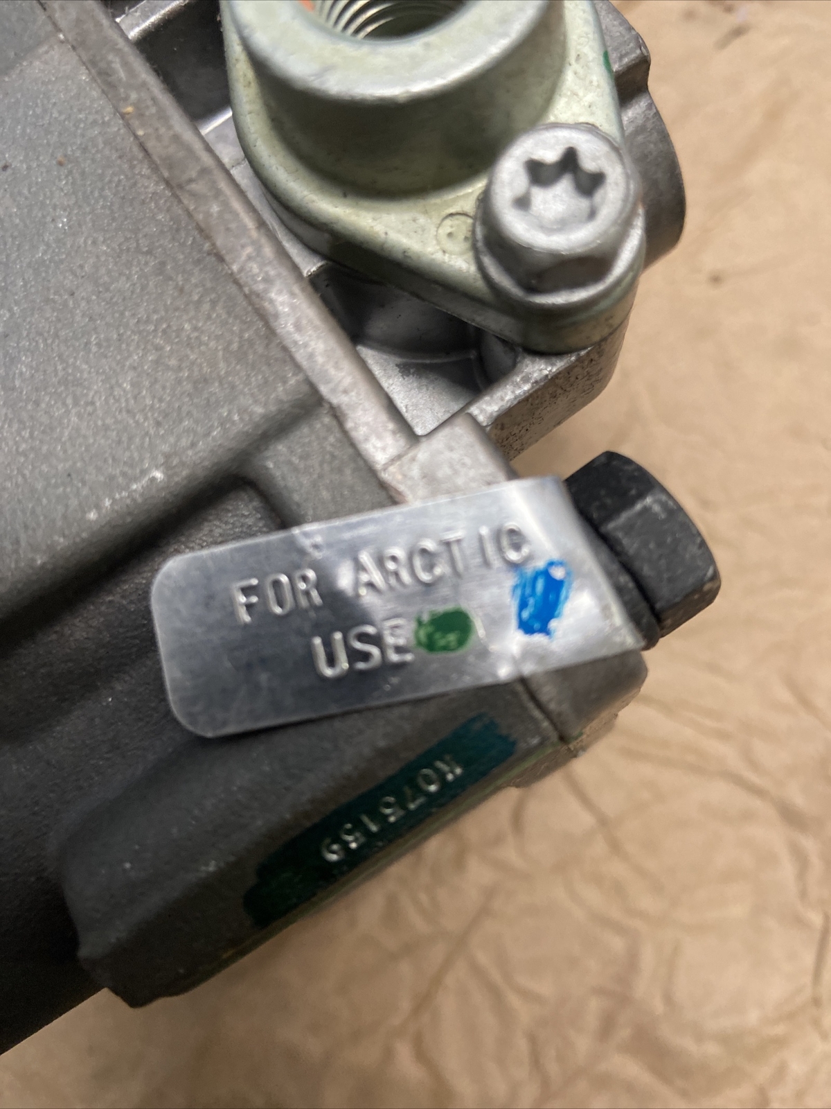 BENDIX K075159 909828 t-5004075-a RELAY VALVE GENUINE OEM for sale 