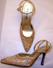 ELEGANT SIZE 6 ANNE MICHELLE STILETTO BEIGE SEQUINS BEADS EMBROIDERY 4" PARTY