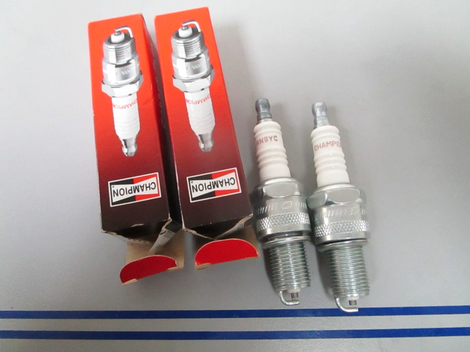 NEW LOT OF 2 RN9YC Champion Spark Plug 0810