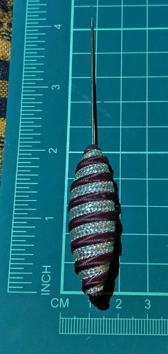 Lovely Vintage Short Stripey Hat Pin.     J68Gryd* - Foto 5 di 5