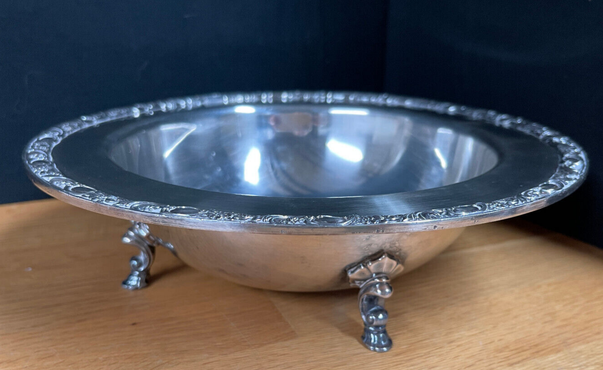 Vintage Stamped Wm Rogers & Son Victorian Rose Silverplate 4 Leg