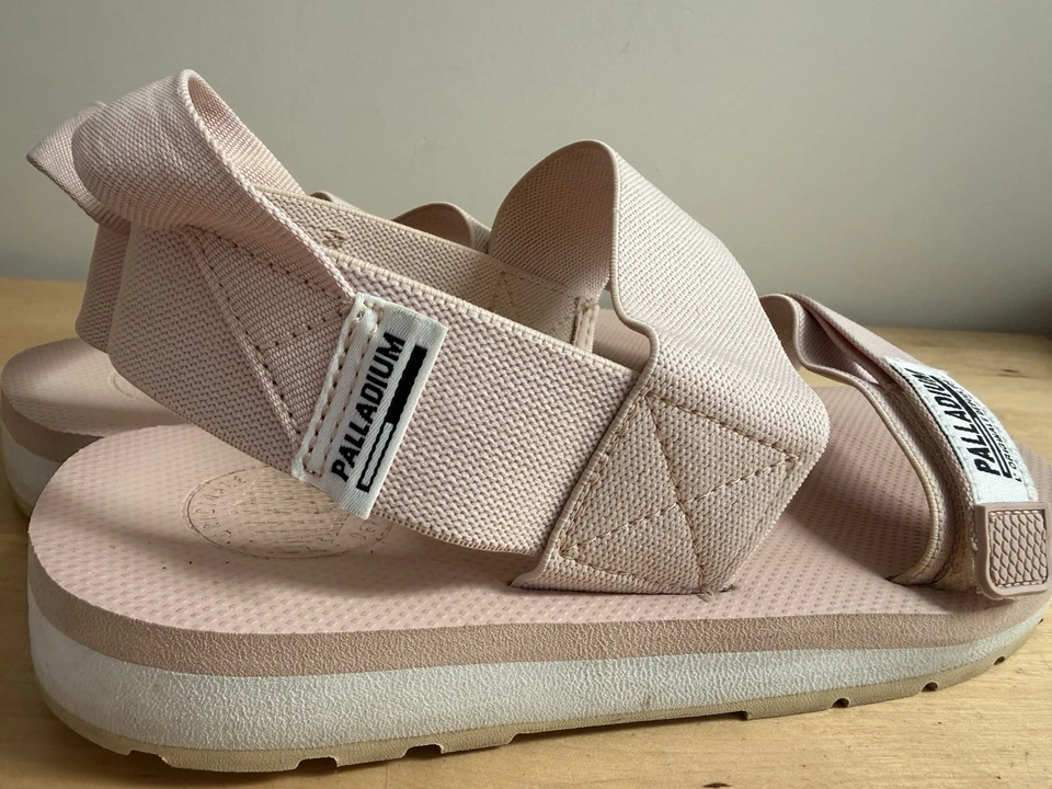 Palladium Shoes Light Pink  size AU8, 25.5 cm - image 3 of 4