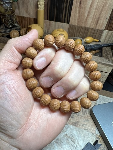 12mm Hedgehog Walnut Bracelet 12×10mm猴头凤羽手串 - Picture 10 of 13