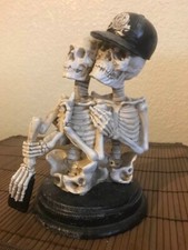 Love Never Dies Passionate Skeleton Couple Figurine