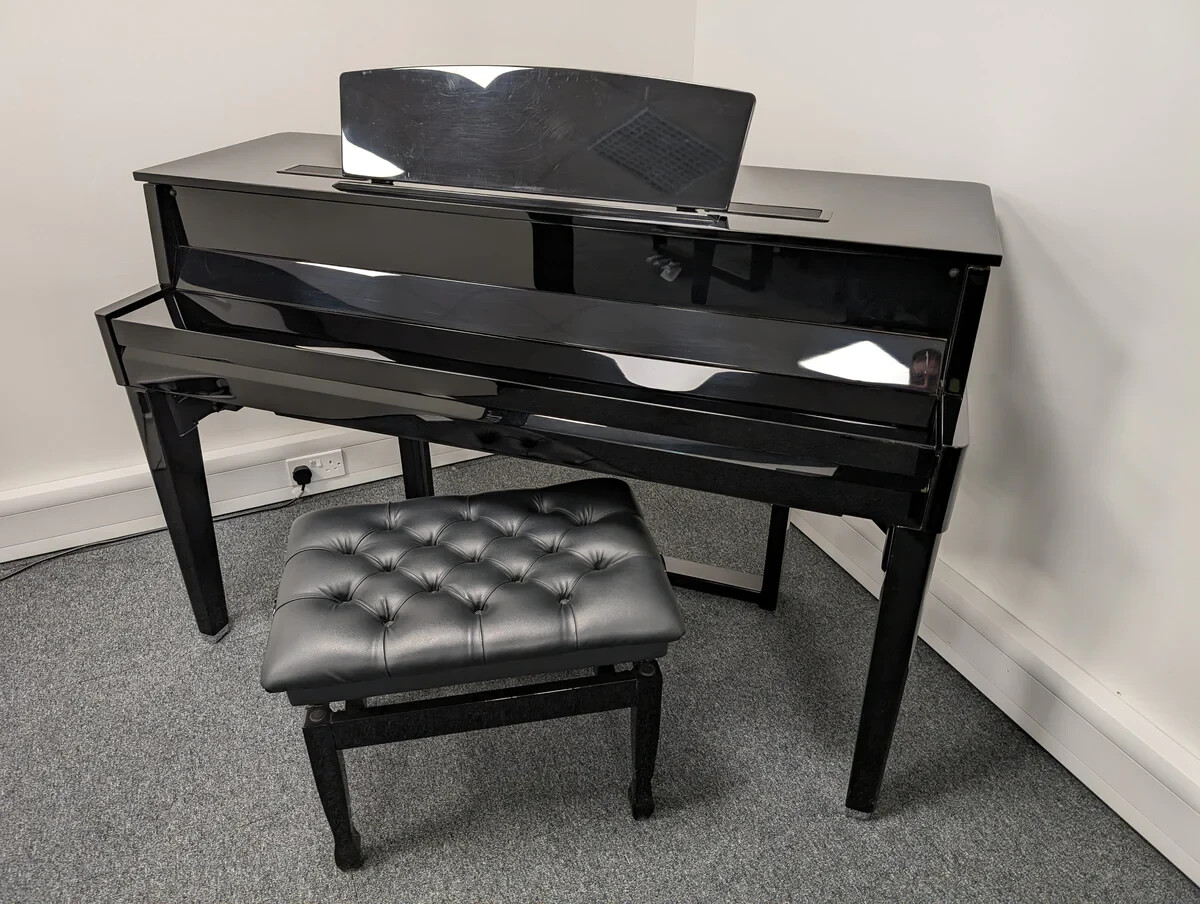 Yamaha N1 Hybrid Digital Piano with Height Piano Stool Serial No