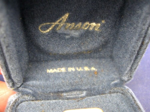 MEN'S VINTAGE ANAON TIE CLASP IN SMALL JEWELRY BOX - USA. ORIGINALLY $26.50 - Picture 4 of 5