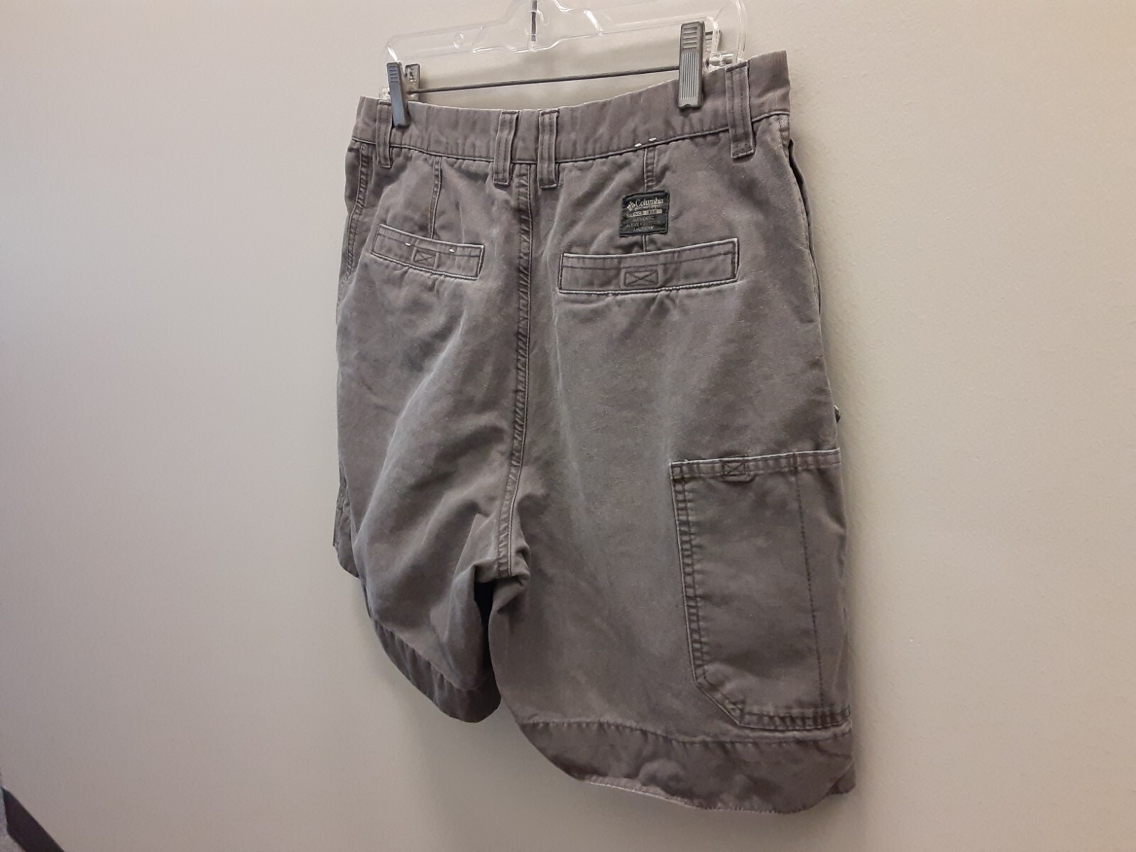 Men’s Columbia Sportswear Shorts Khaki Gray RN 69724 Size 34 eBay