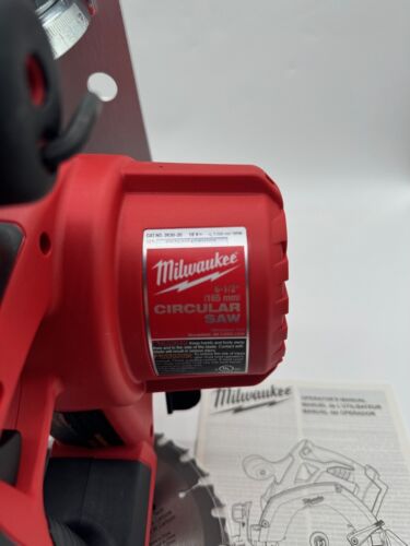 Milwaukee 2630-20 M18 18 Volt Circular Saw 6 1/2" w/ Blade - Picture 4 of 5
