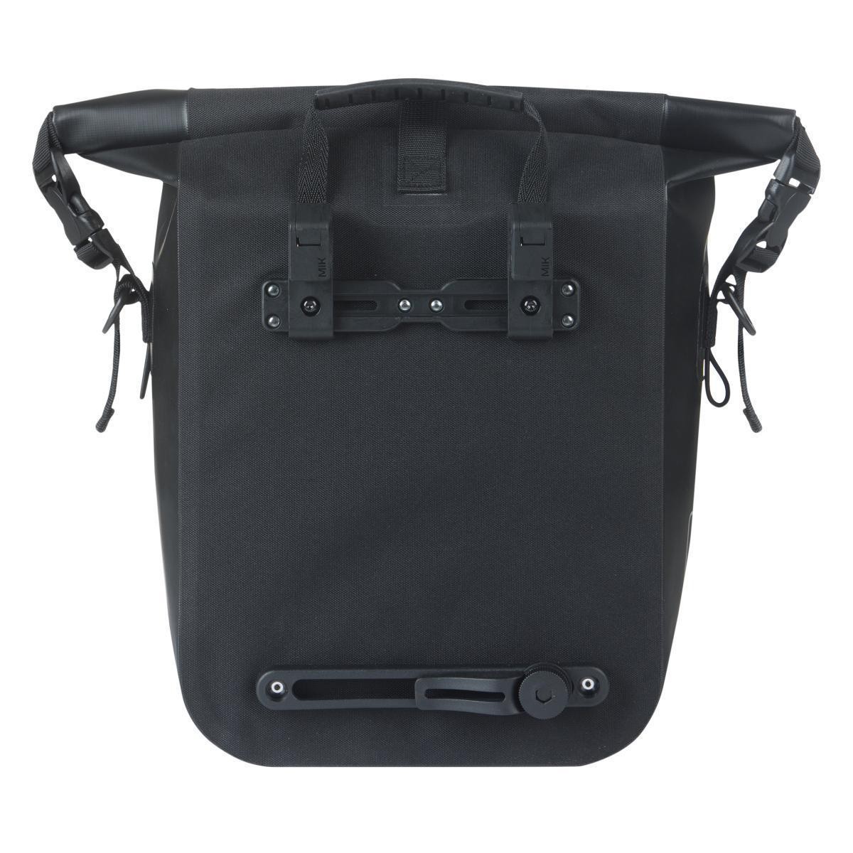 Sacoche vélo étanche 12-15L Basil Navigator : finis les sacs mouillés