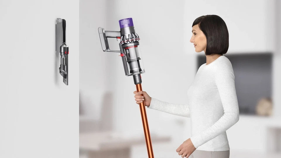 Dyson V10 Cyclone Total Clean Cordless Bagless Stick Vacuum Cleaner + Tools - Image 4 of 4