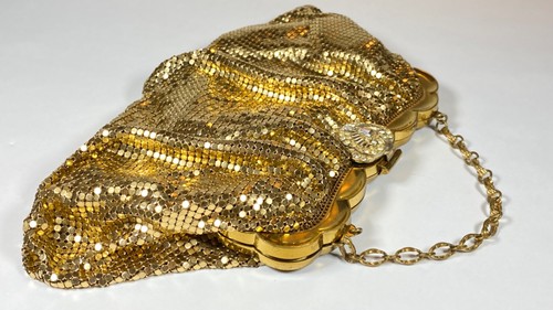WHITING & DAVIS Gold Tone Vintage Mesh Evening Bag Beautiful Clasp - Picture 8 of 13