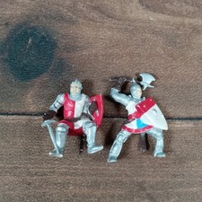 Vintage Plastic Toy Knight Figures Medieval Soldiers Warrior Lot of 2